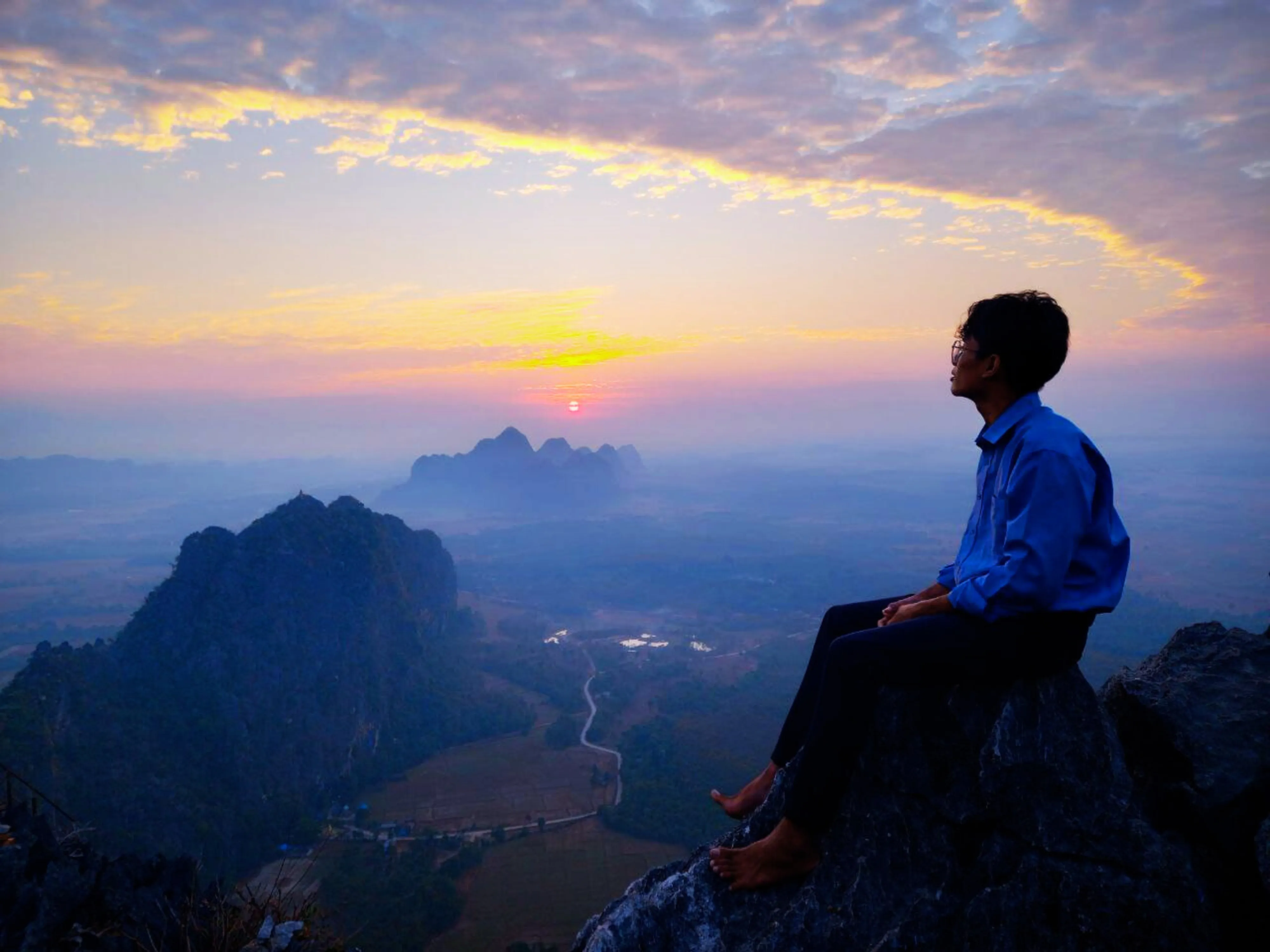 Ruben Htun working on a computer